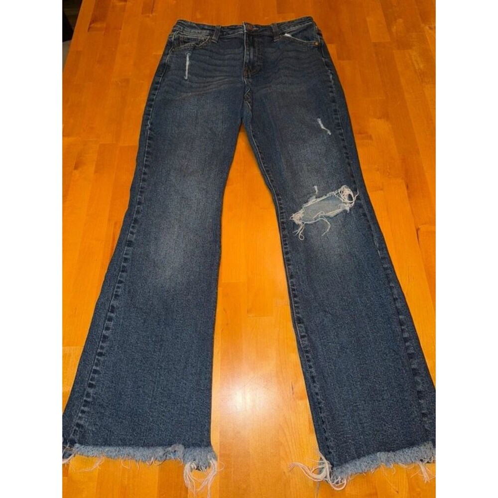 Women’s No Boundaries Distressed Jeans Size 9